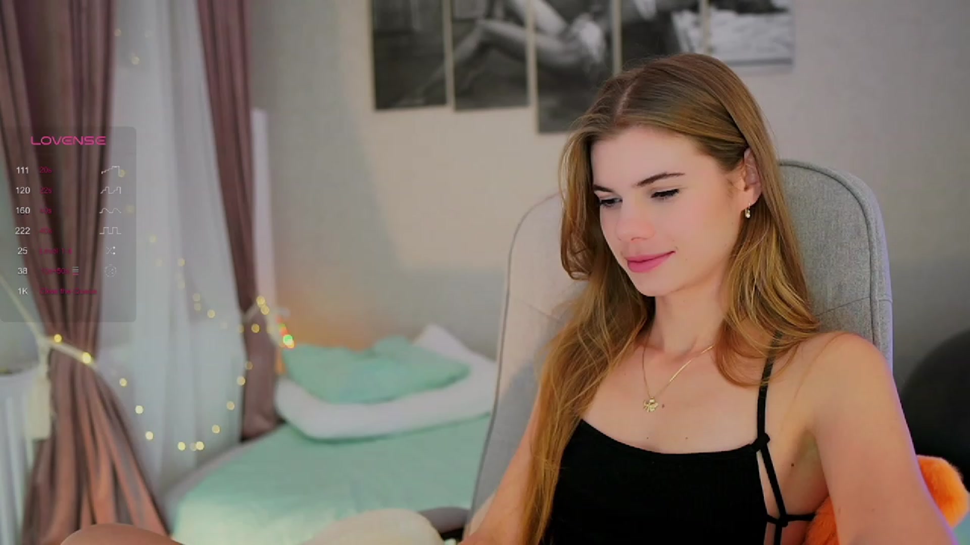 Gallery image thumbnail from RileyReid_18's myfreecams stream on, 10/18/2023, 15:34 image 18 of 20