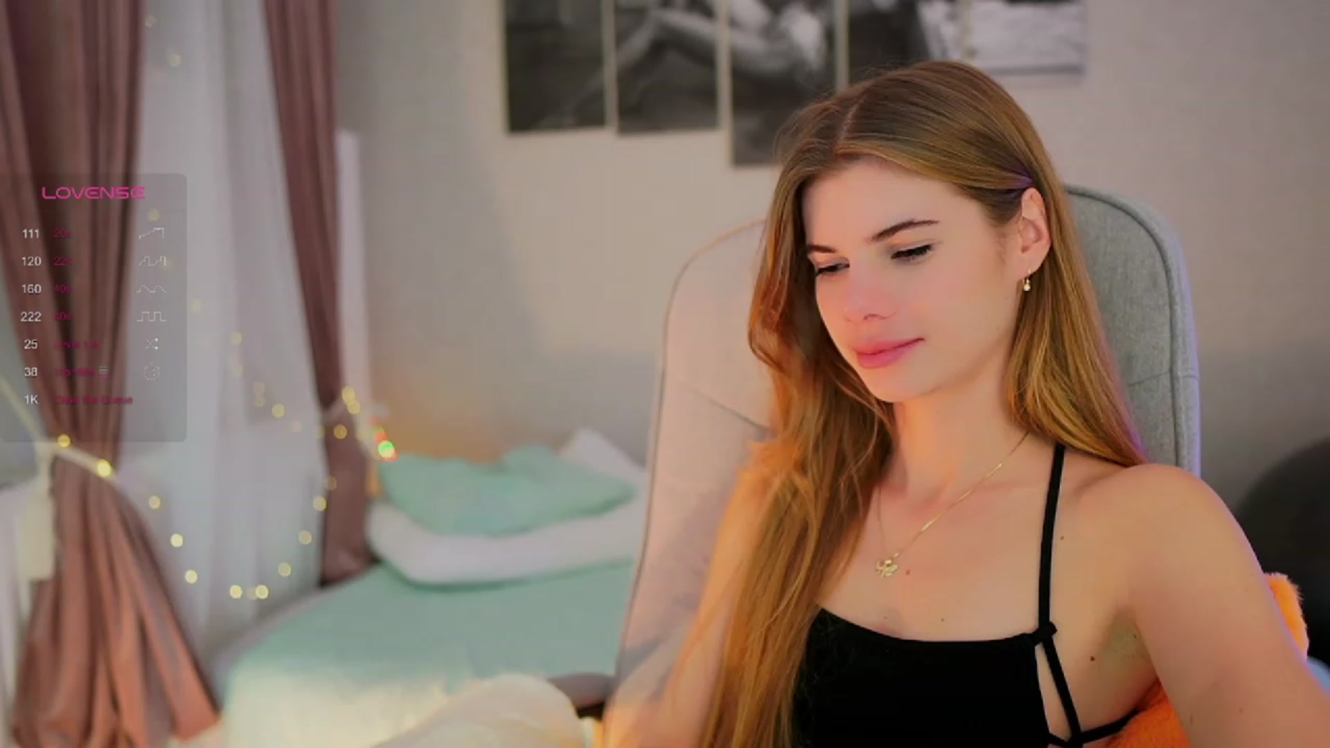 Gallery image thumbnail from RileyReid_18's myfreecams stream on, 10/18/2023, 15:34 image 7 of 20