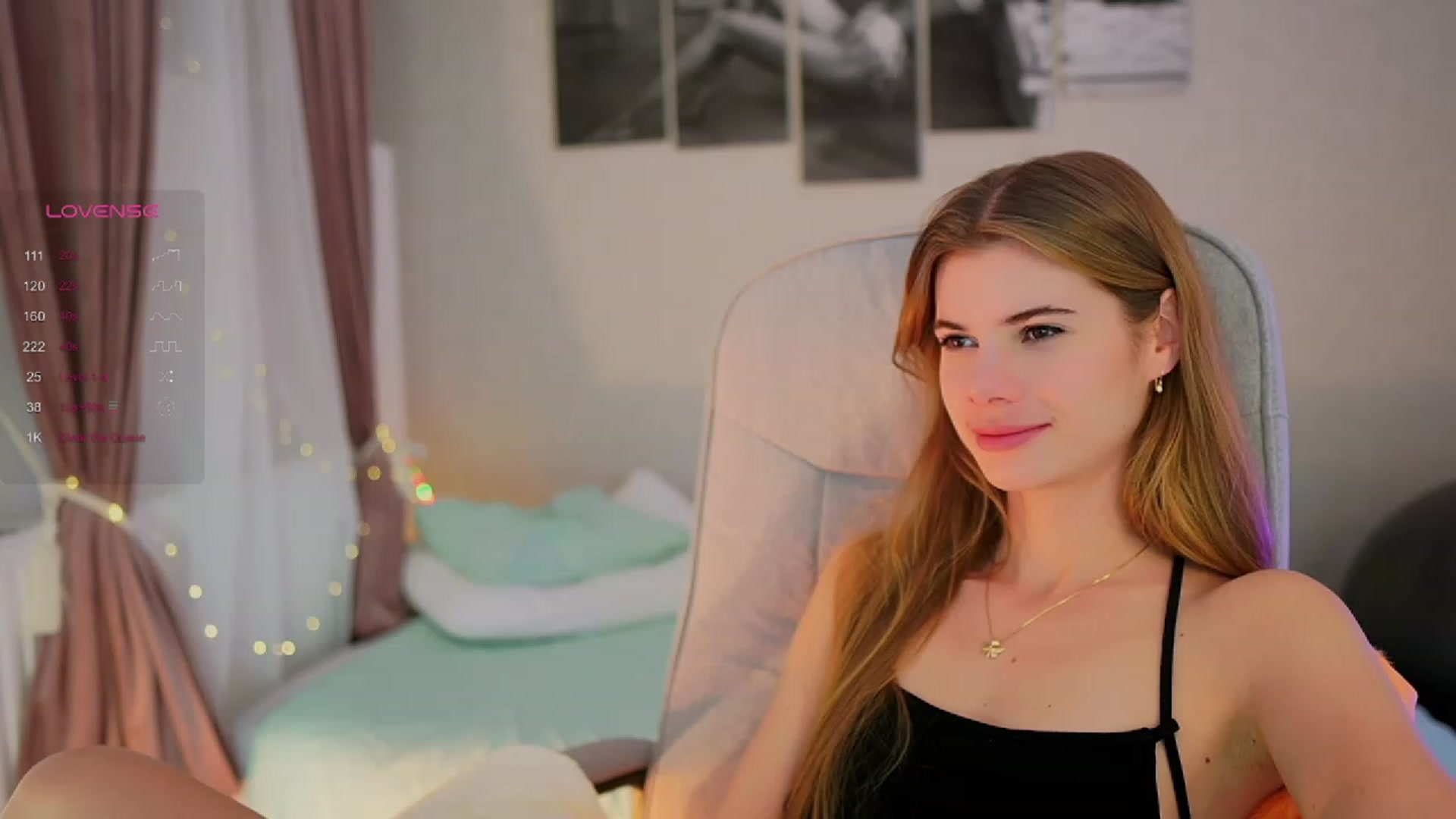 Gallery image thumbnail from RileyReid_18's myfreecams stream on, 10/18/2023, 15:34 image 10 of 20