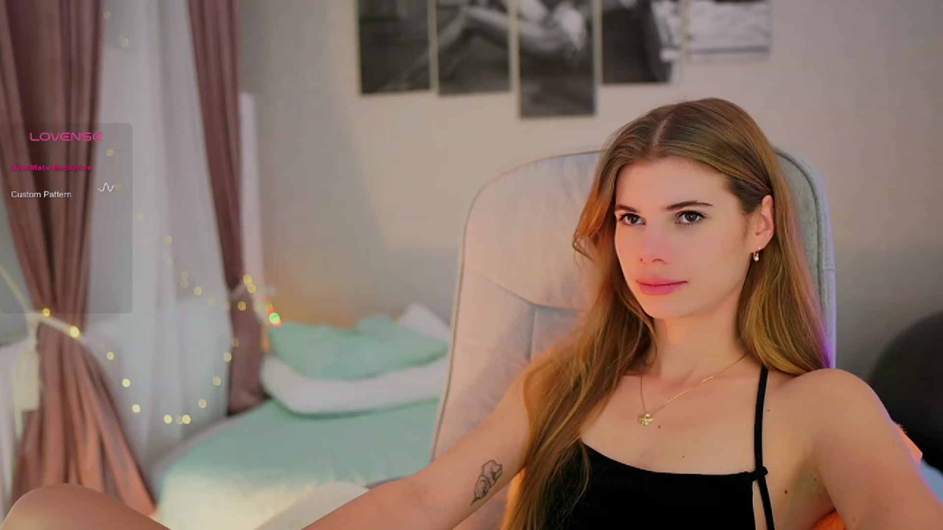 Gallery image thumbnail from RileyReid_18's myfreecams stream on, 10/18/2023, 15:34 image 11 of 20