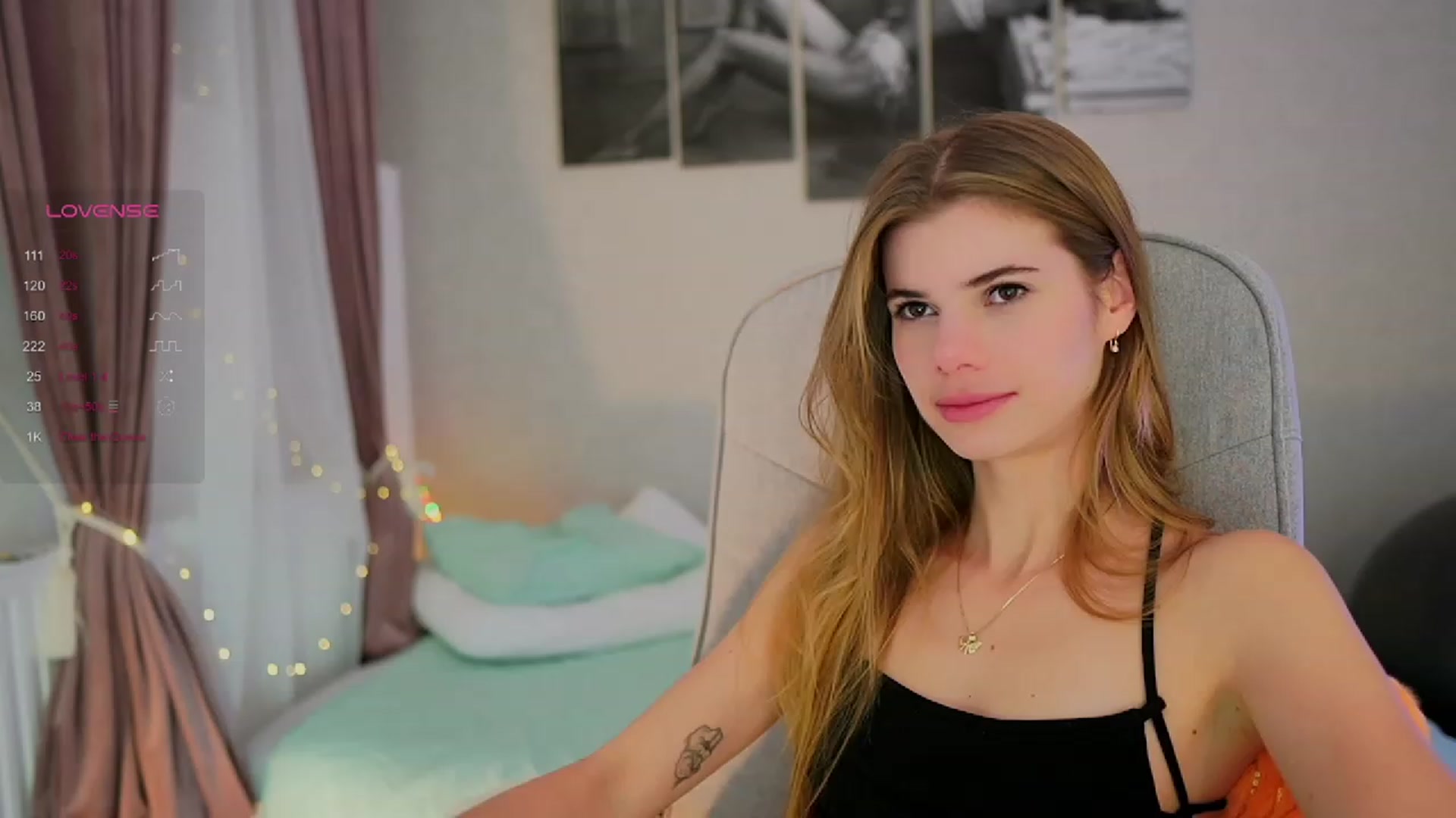 Gallery image thumbnail from RileyReid_18's myfreecams stream on, 10/18/2023, 15:34 image 19 of 20