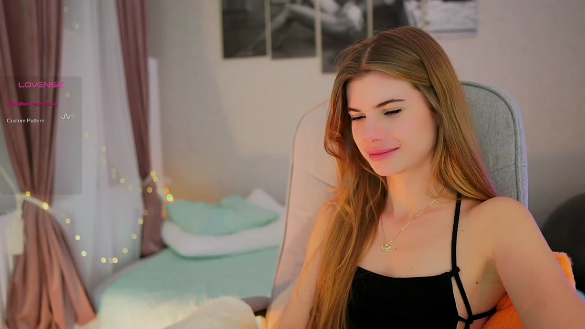 Gallery image thumbnail from RileyReid_18's myfreecams stream on, 10/18/2023, 15:34 image 6 of 20