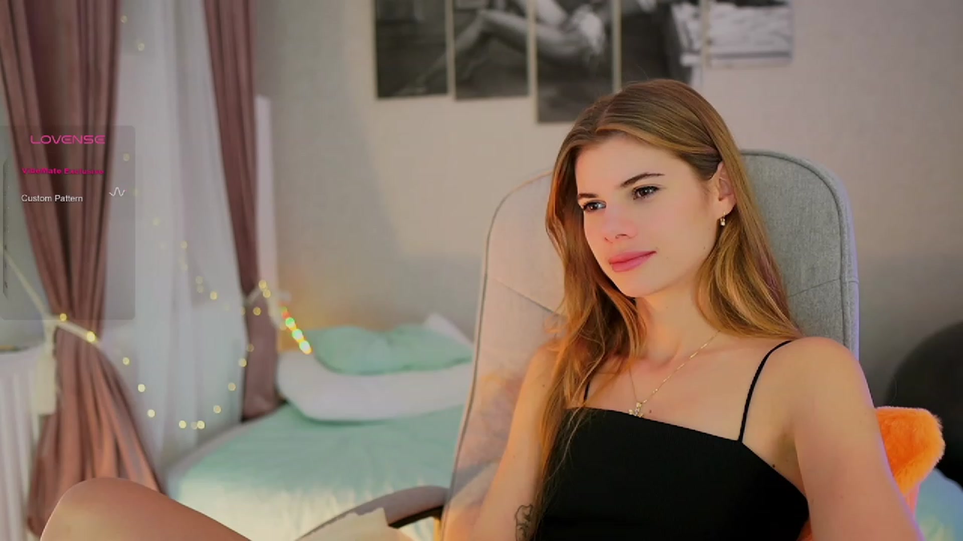 Gallery image thumbnail from RileyReid_18's myfreecams stream on, 10/18/2023, 17:56 image 1 of 20