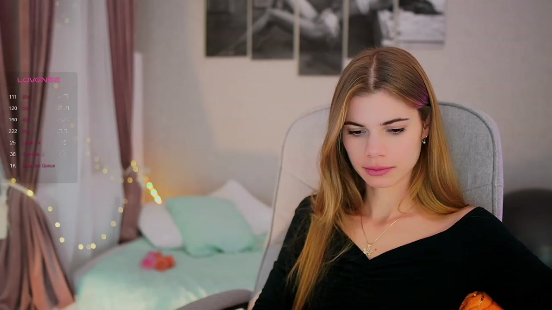Gallery image thumbnail from RileyReid_18's myfreecams stream on, 10/19/2023, 15:32 image 7 of 20