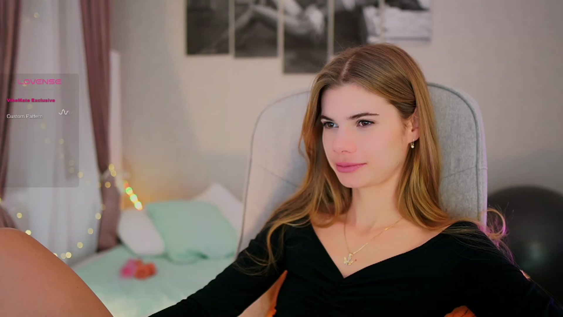 Gallery image thumbnail from RileyReid_18's myfreecams stream on, 10/19/2023, 15:32 image 13 of 20