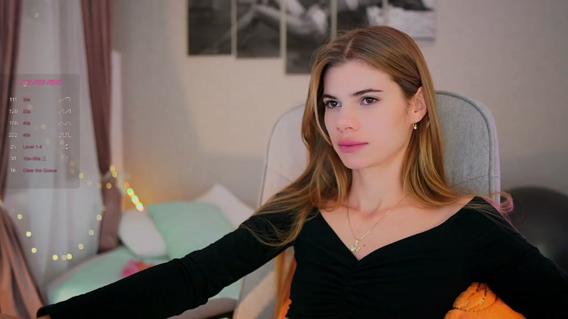 Gallery image thumbnail from RileyReid_18's myfreecams stream on, 10/19/2023, 15:32 image 11 of 20