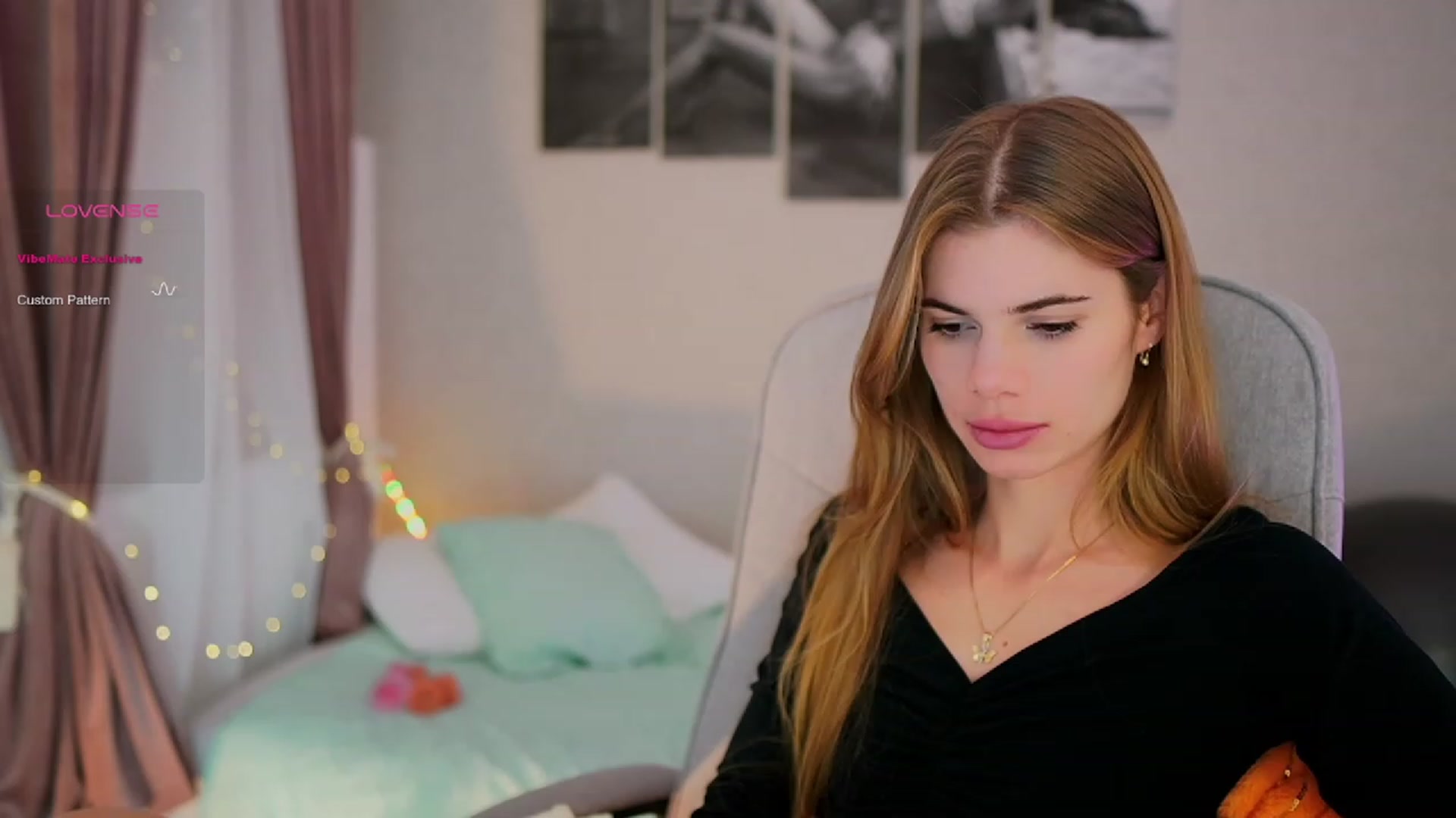 Gallery image thumbnail from RileyReid_18's myfreecams stream on, 10/19/2023, 15:32 image 5 of 20
