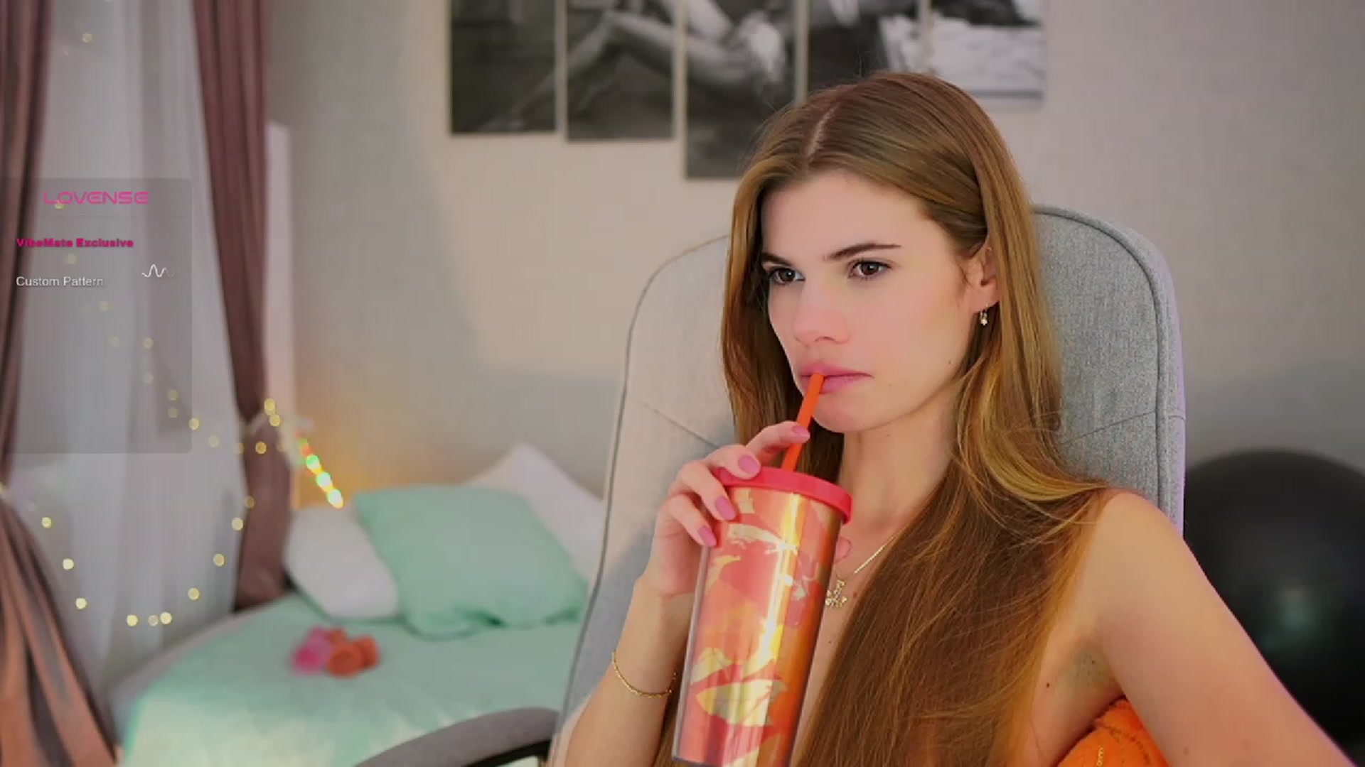 Gallery image thumbnail from RileyReid_18's myfreecams stream on, 10/19/2023, 16:33 image 11 of 20