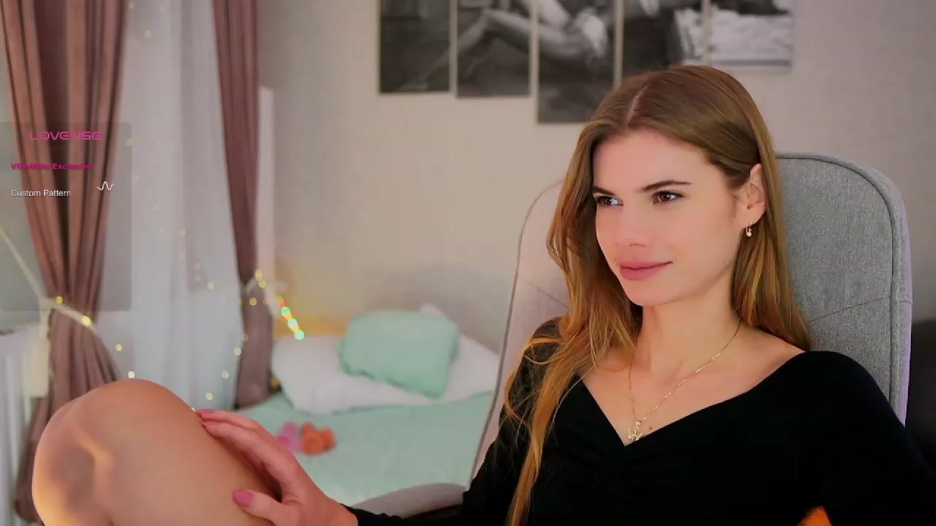 Gallery image thumbnail from RileyReid_18's myfreecams stream on, 10/19/2023, 17:59 image 1 of 20