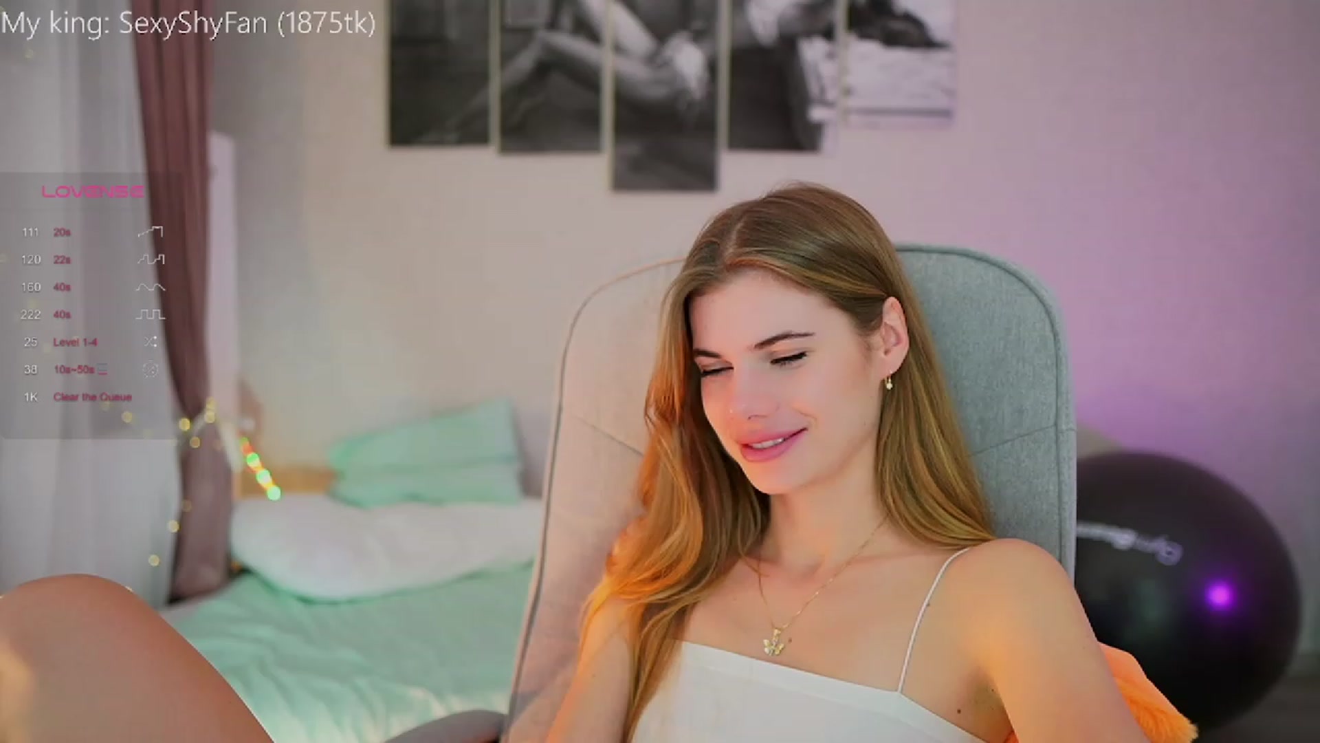 Gallery image thumbnail from RileyReid_18's myfreecams stream on, 10/20/2023, 22:52 image 11 of 20