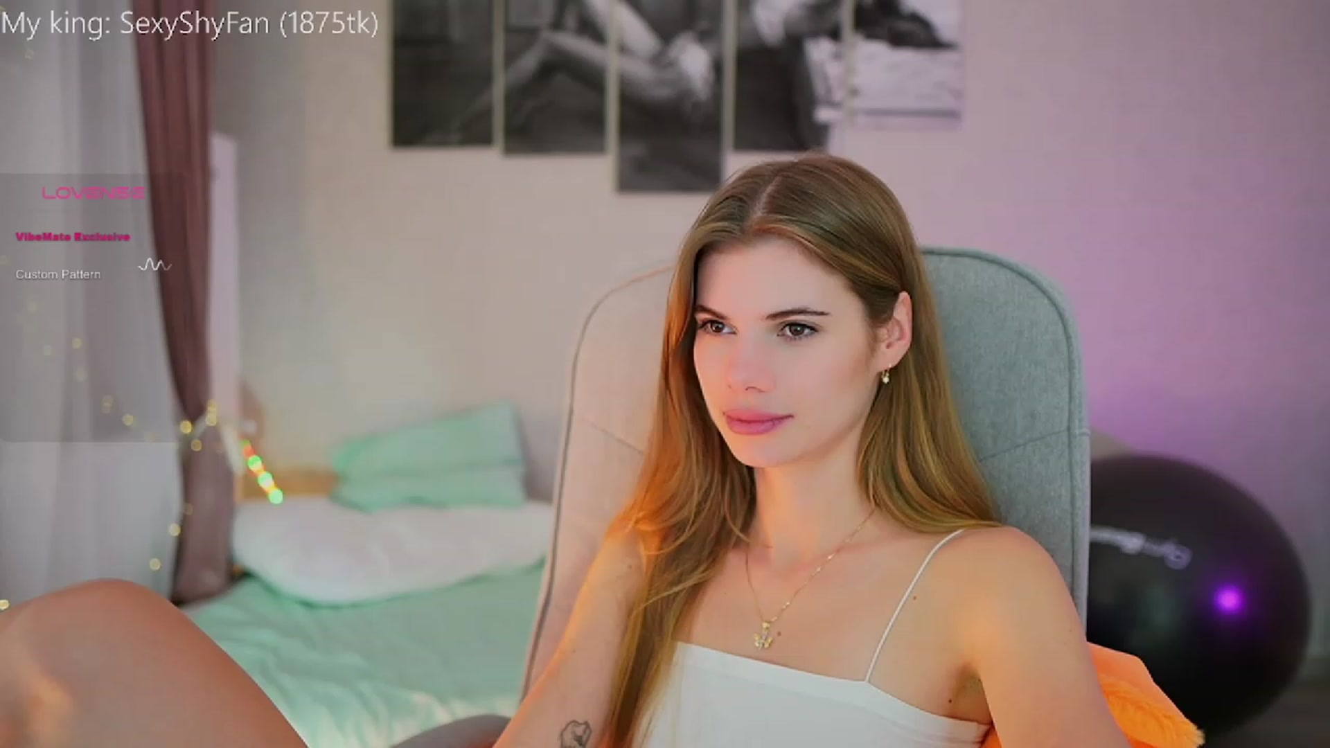 Gallery image thumbnail from RileyReid_18's myfreecams stream on, 10/20/2023, 22:52 image 6 of 20