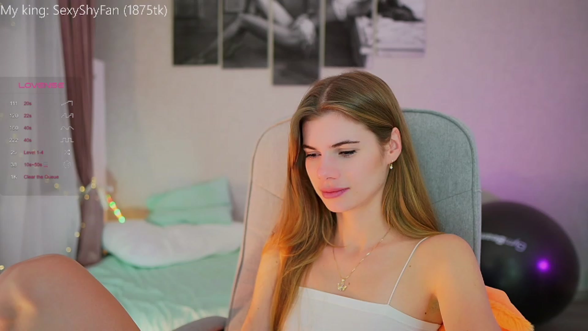 Gallery image thumbnail from RileyReid_18's myfreecams stream on, 10/20/2023, 22:52 image 7 of 20