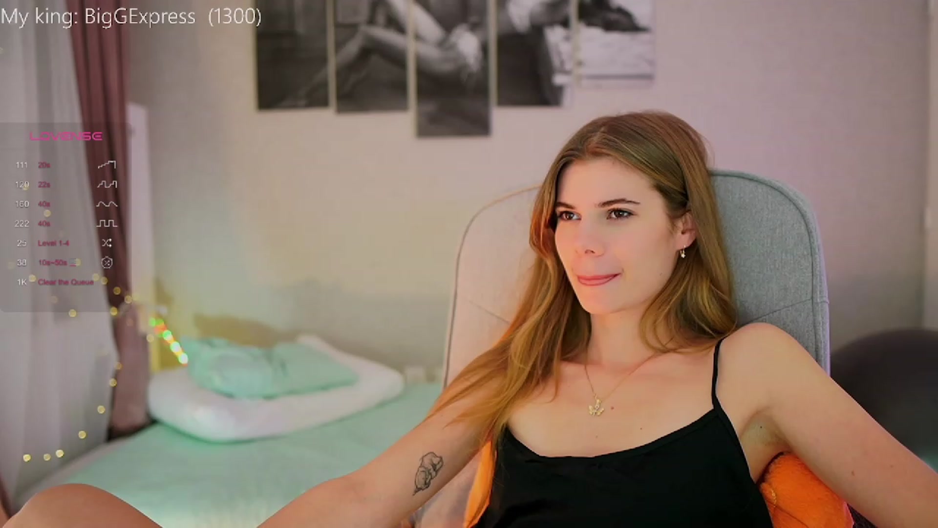 Gallery image thumbnail from RileyReid_18's myfreecams stream on, 10/21/2023, 18:37 image 4 of 20
