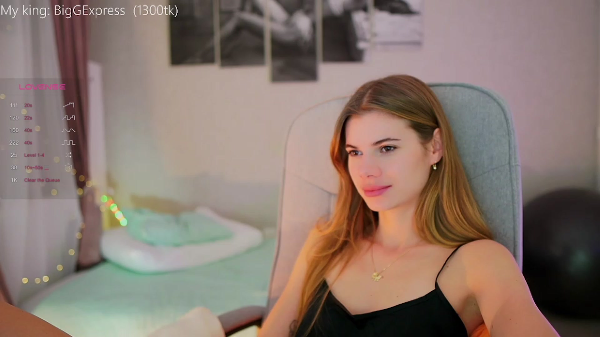 Gallery image thumbnail from RileyReid_18's myfreecams stream on, 10/21/2023, 18:37 image 12 of 20