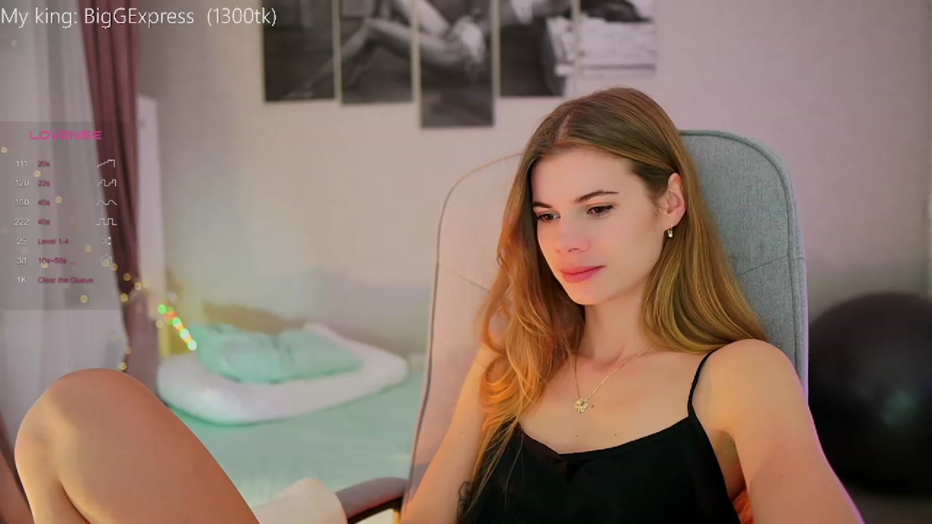 Gallery image thumbnail from RileyReid_18's myfreecams stream on, 10/21/2023, 18:37 image 11 of 20