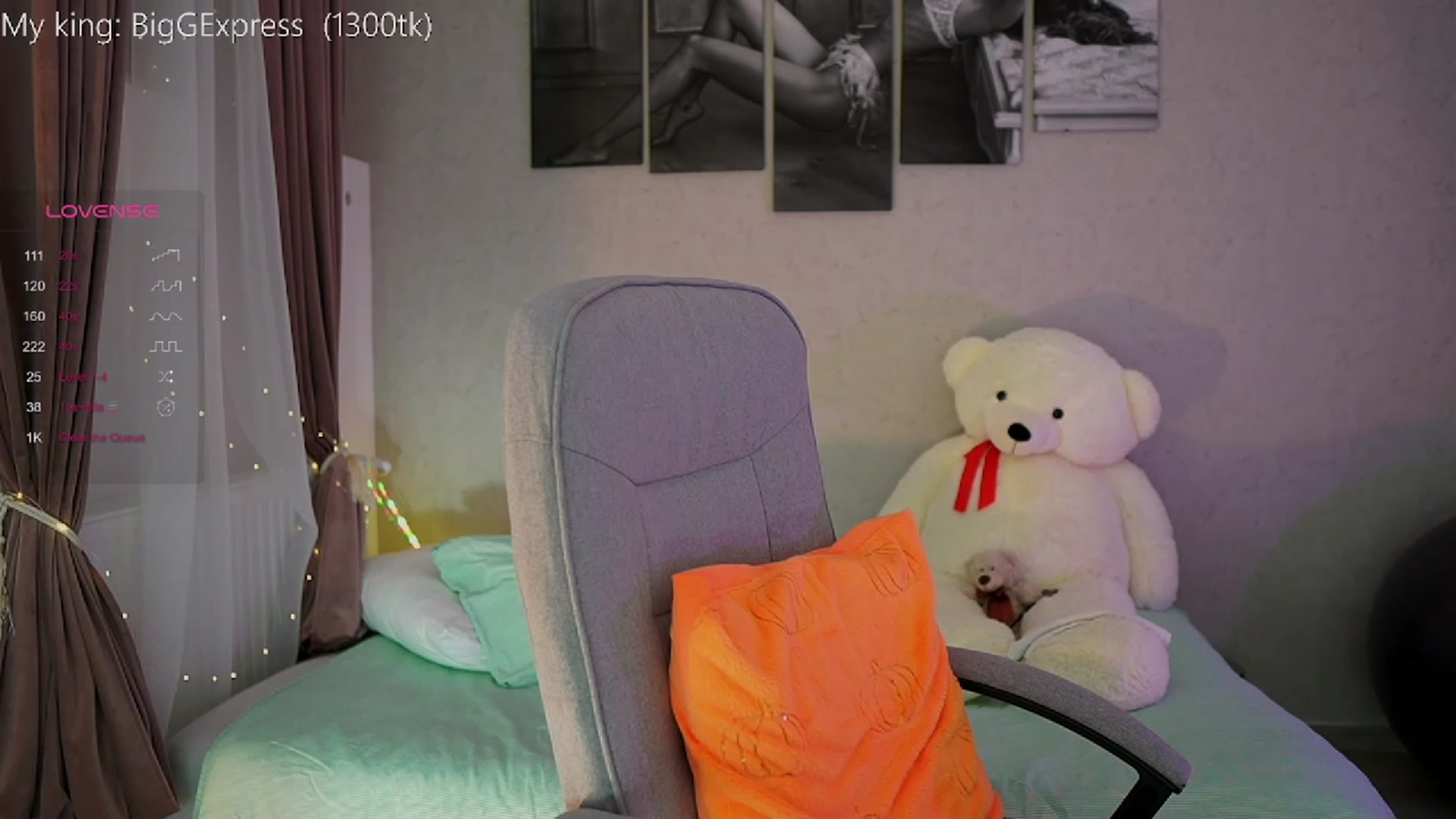 Gallery image thumbnail from RileyReid_18's myfreecams stream on, 10/21/2023, 20:59 image 6 of 20