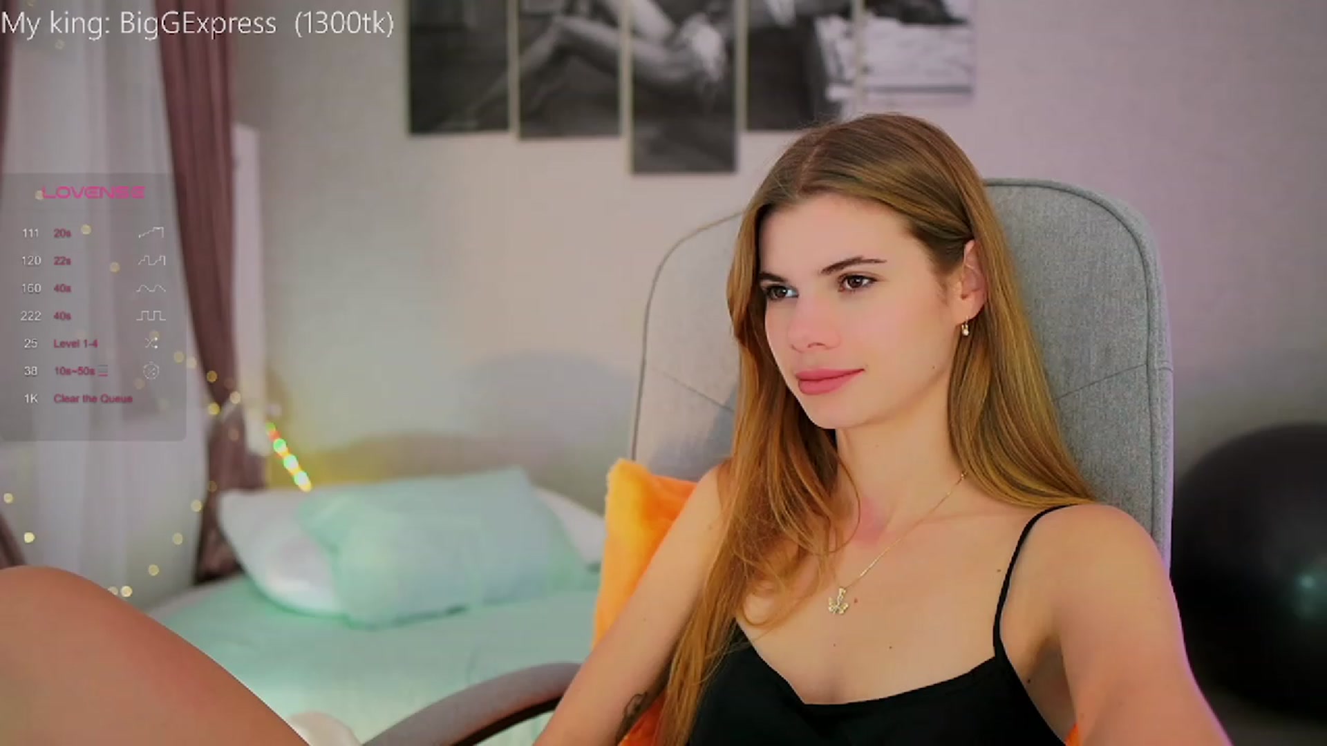 Gallery image thumbnail from RileyReid_18's myfreecams stream on, 10/21/2023, 20:59 image 10 of 20