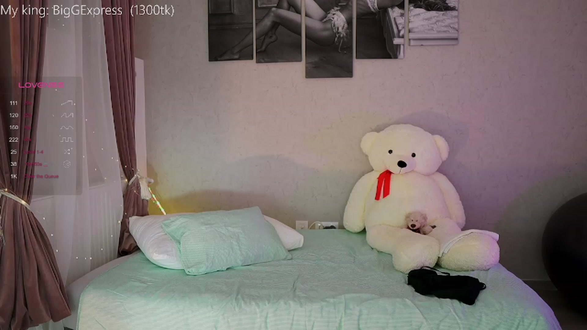 Gallery image thumbnail from RileyReid_18's myfreecams stream on, 10/21/2023, 20:59 image 20 of 20