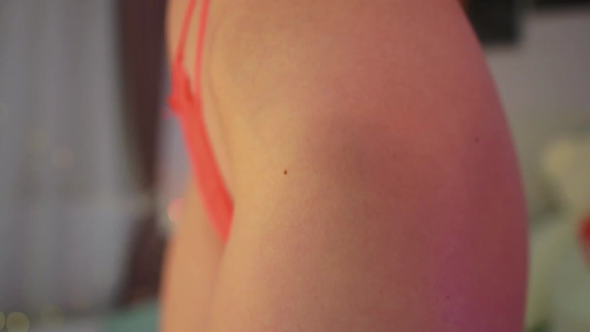 Gallery image thumbnail from RileyReid_18's myfreecams stream on, 10/24/2023, 13:58 image 4 of 20