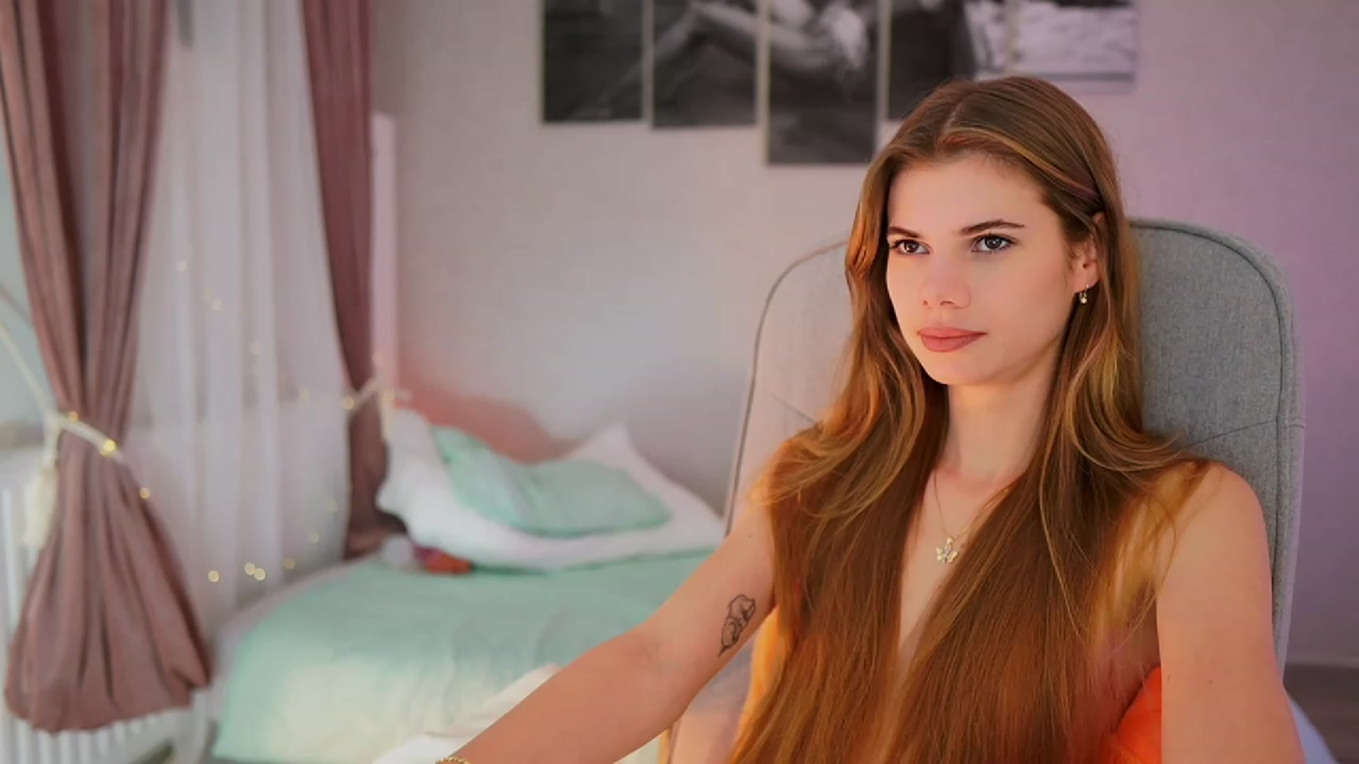 Gallery image thumbnail from RileyReid_18's myfreecams stream on, 10/29/2023, 16:42 image 20 of 20
