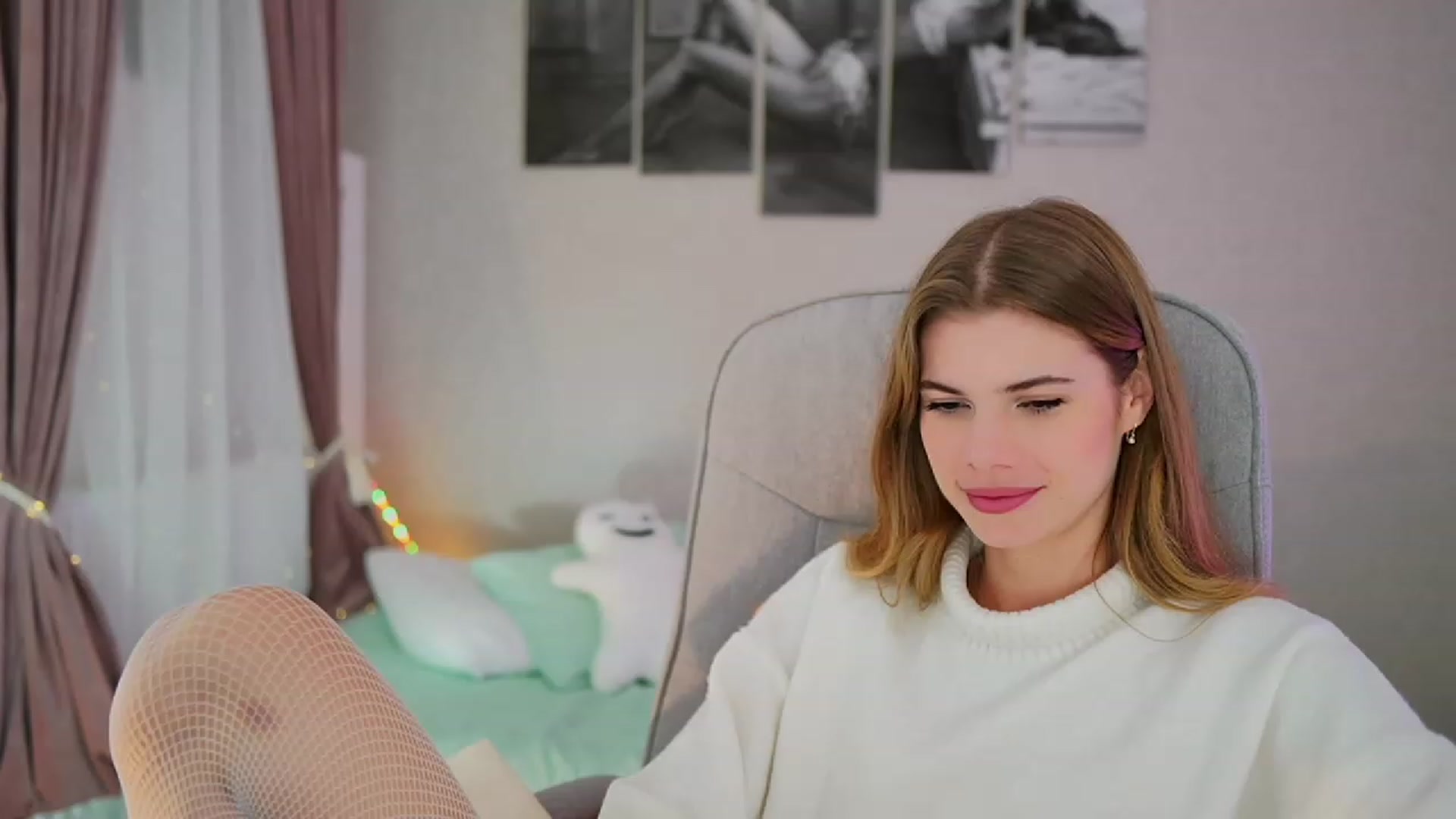 Gallery image thumbnail from RileyReid_18's myfreecams stream on, 11/01/2023, 15:11 image 18 of 20