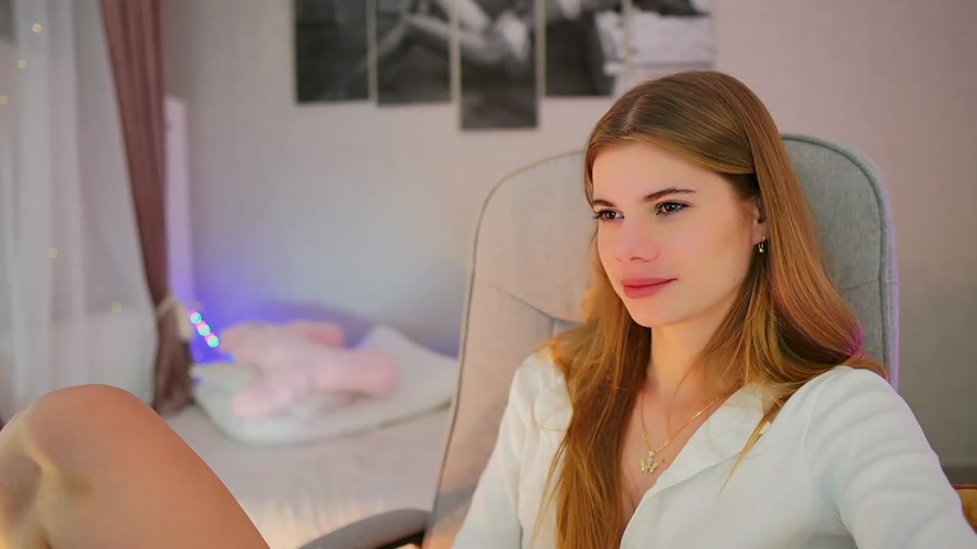 Gallery image thumbnail from RileyReid_18's myfreecams stream on, 11/03/2023, 16:41 image 6 of 20