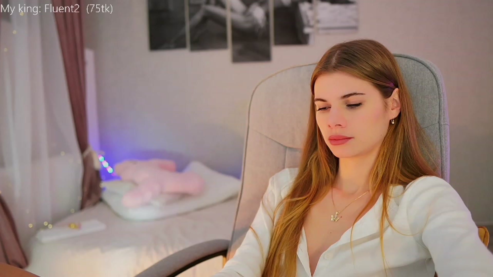 Gallery image thumbnail from RileyReid_18's myfreecams stream on, 11/03/2023, 18:41 image 17 of 20