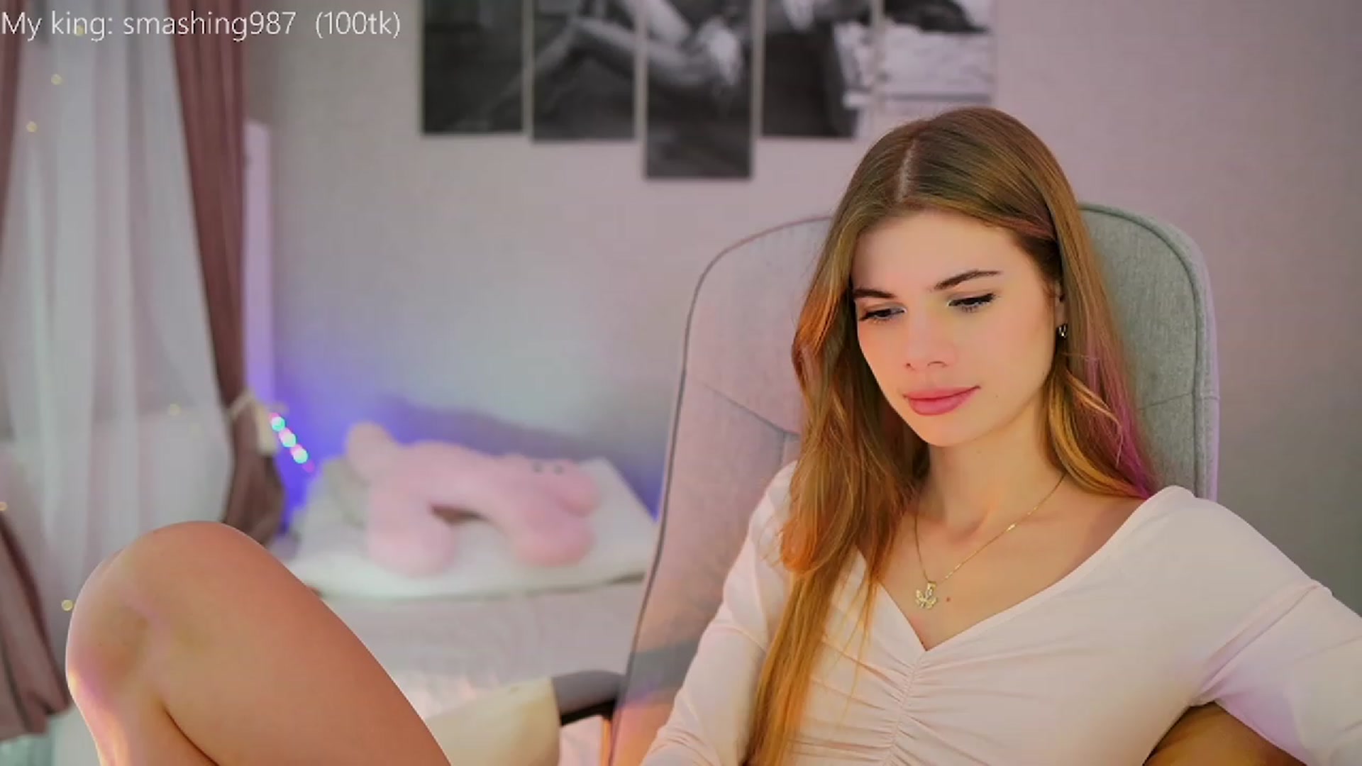 Gallery image thumbnail from RileyReid_18's myfreecams stream on, 11/04/2023, 20:18 image 5 of 20