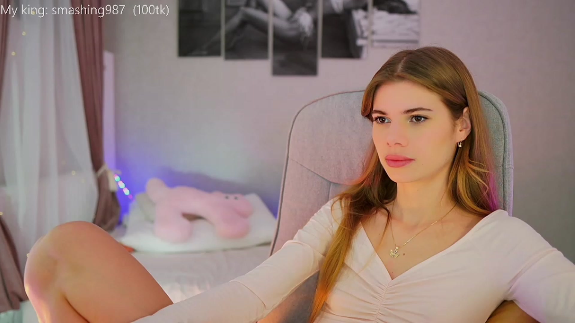 Gallery image thumbnail from RileyReid_18's myfreecams stream on, 11/04/2023, 20:18 image 7 of 20