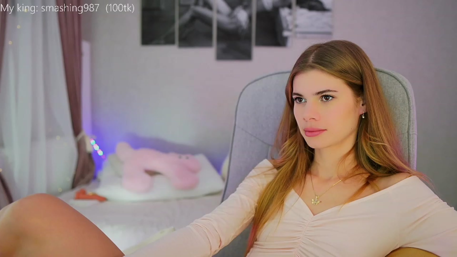 Gallery image thumbnail from RileyReid_18's myfreecams stream on, 11/04/2023, 20:39 image 9 of 20