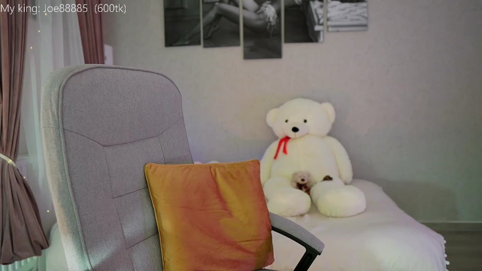 Gallery image thumbnail from RileyReid_18's myfreecams stream on, 11/04/2023, 23:47 image 17 of 20