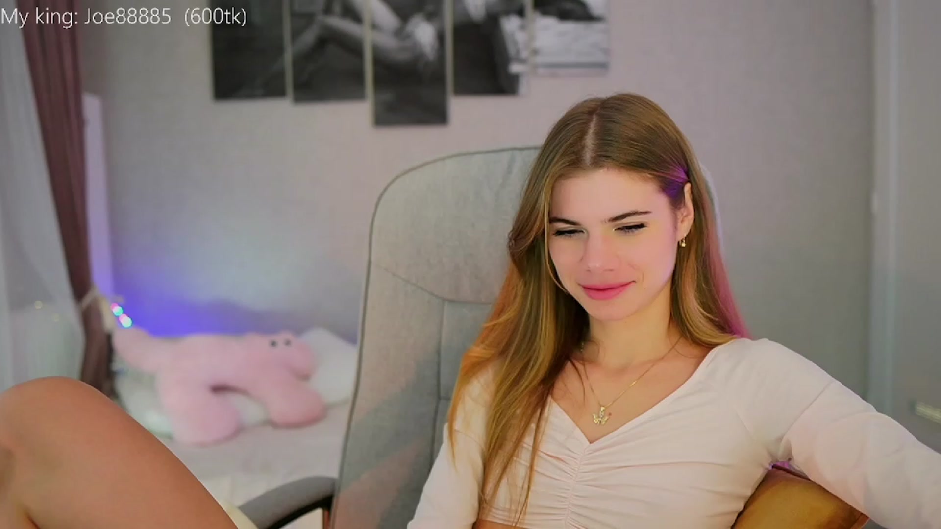Gallery image thumbnail from RileyReid_18's myfreecams stream on, 11/04/2023, 23:47 image 12 of 20