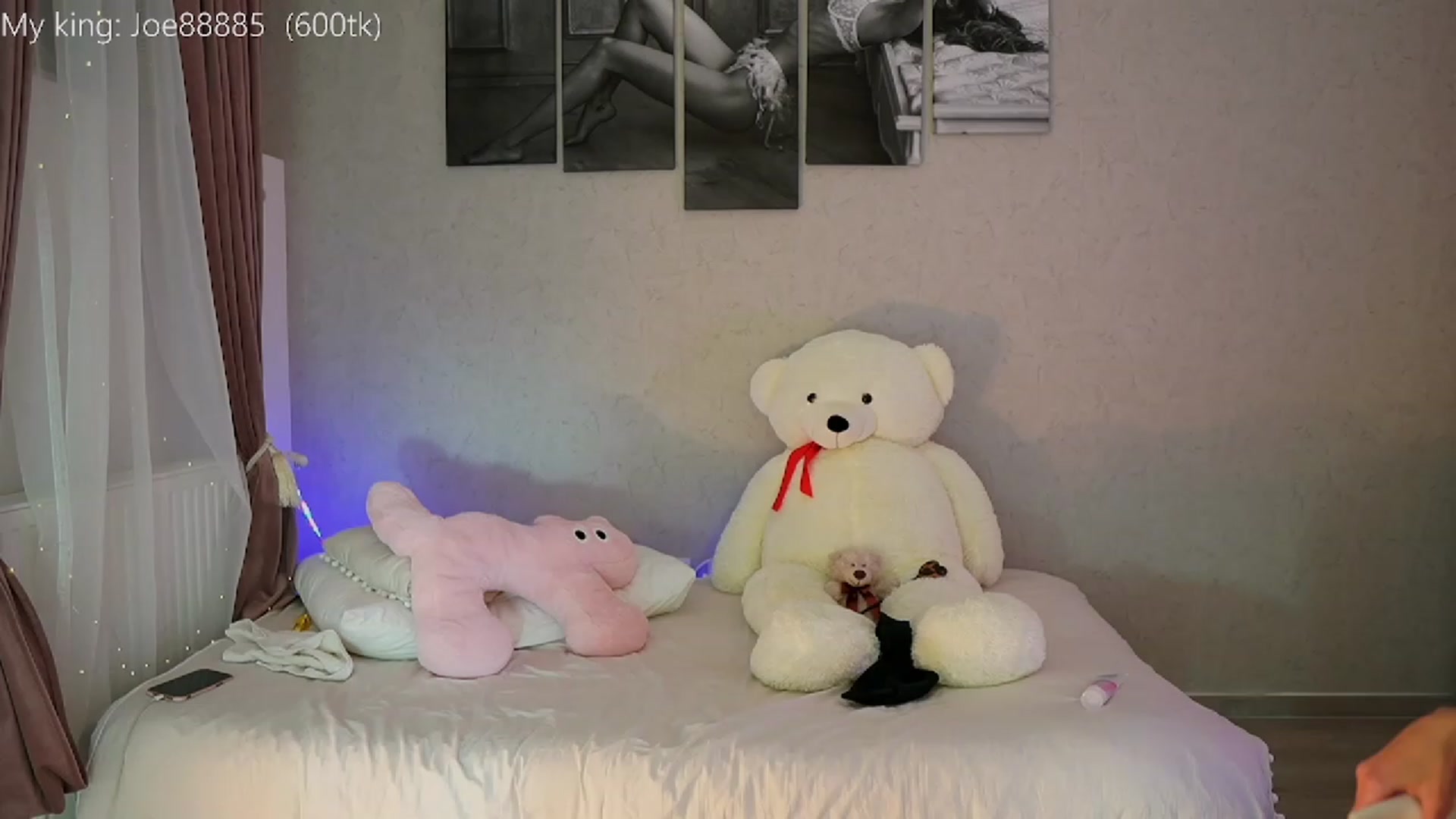 Gallery image thumbnail from RileyReid_18's myfreecams stream on, 11/05/2023, 15:08 image 13 of 20