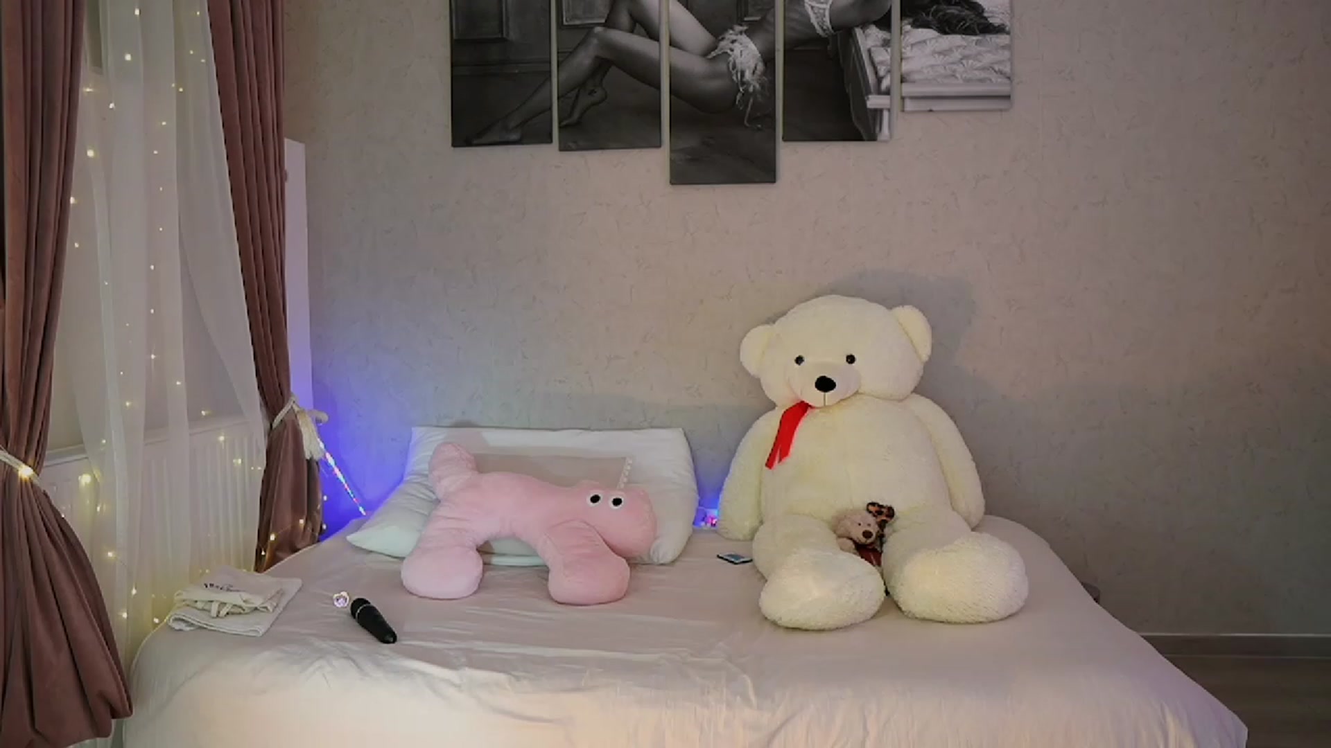 Gallery image thumbnail from RileyReid_18's myfreecams stream on, 11/11/2023, 21:51 image 10 of 20