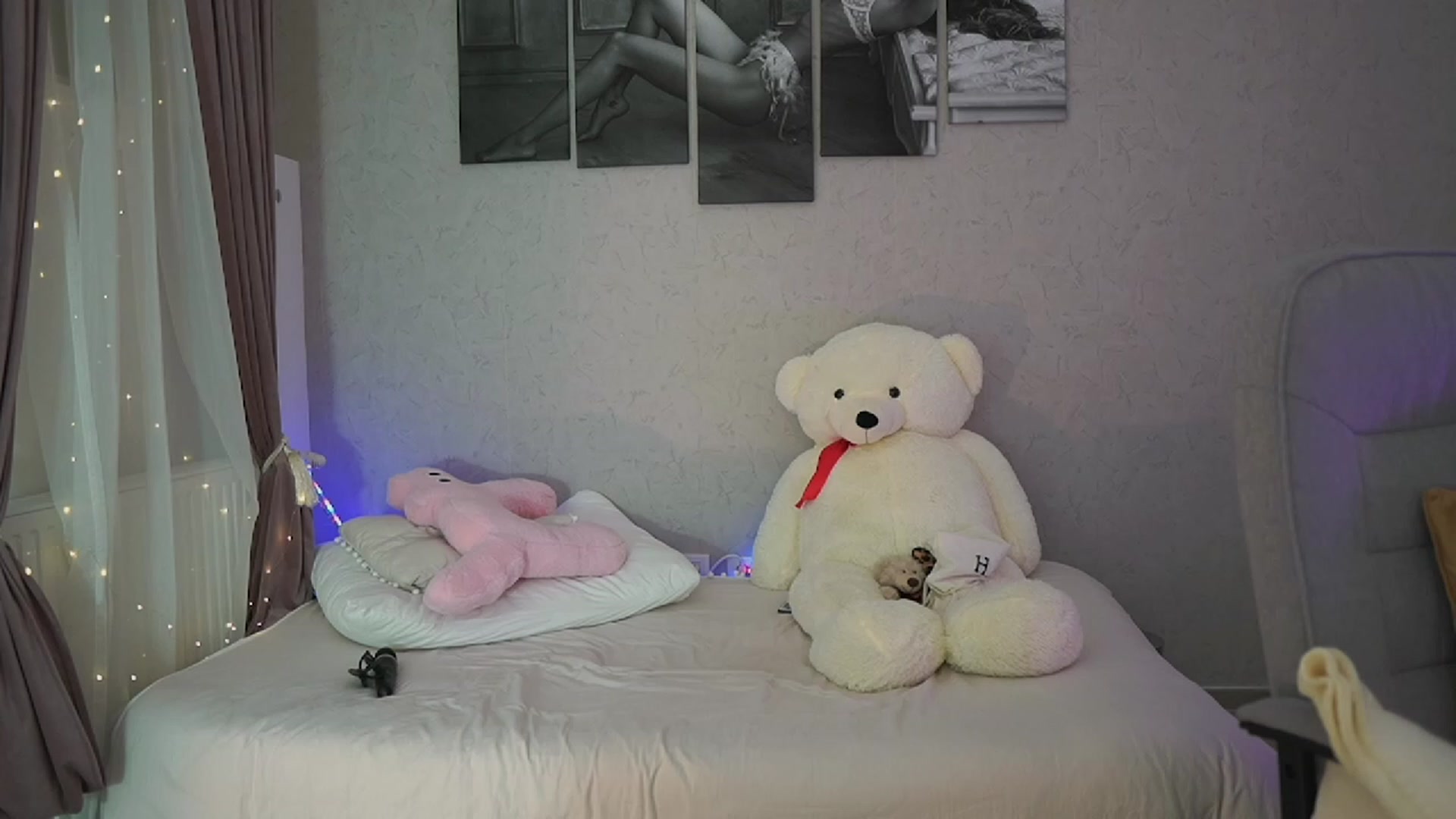 Gallery image thumbnail from RileyReid_18's myfreecams stream on, 11/12/2023, 15:34 image 14 of 20