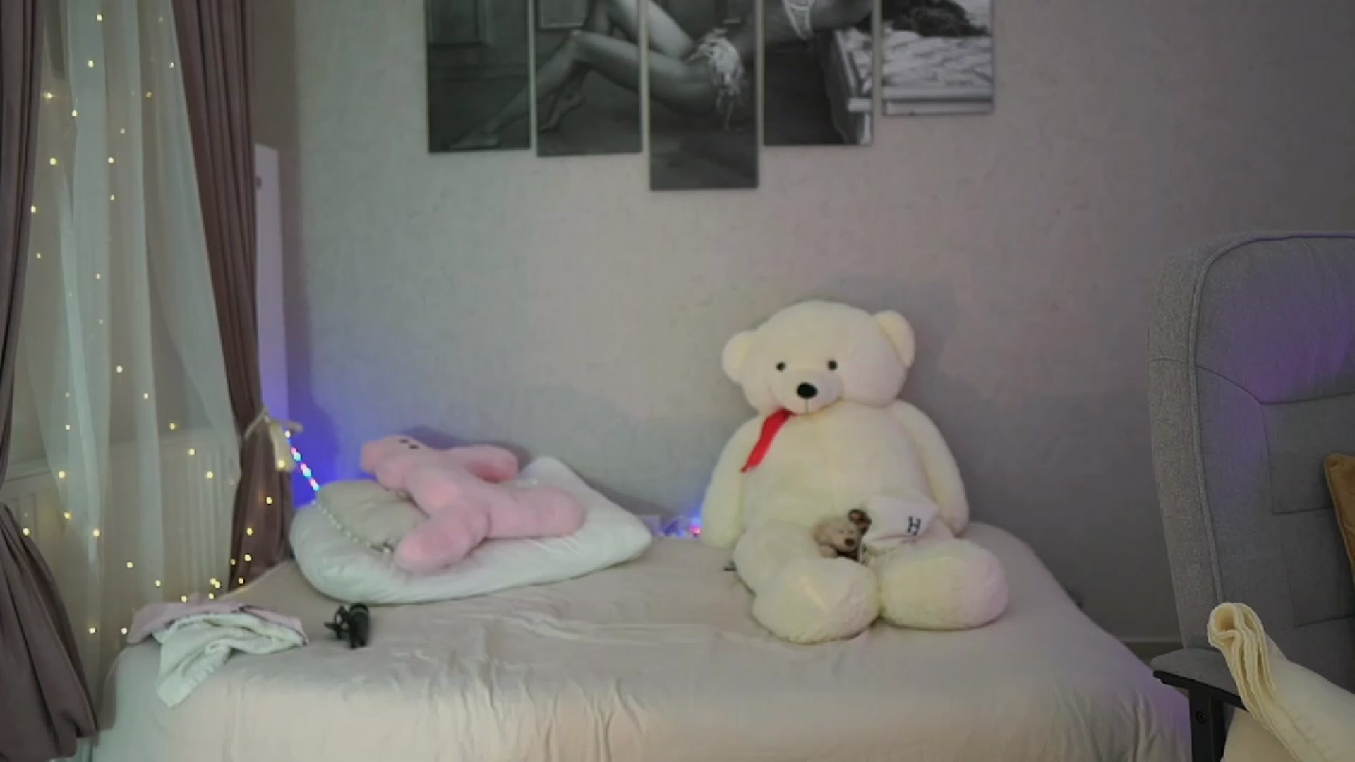 Gallery image thumbnail from RileyReid_18's myfreecams stream on, 11/12/2023, 15:34 image 12 of 20