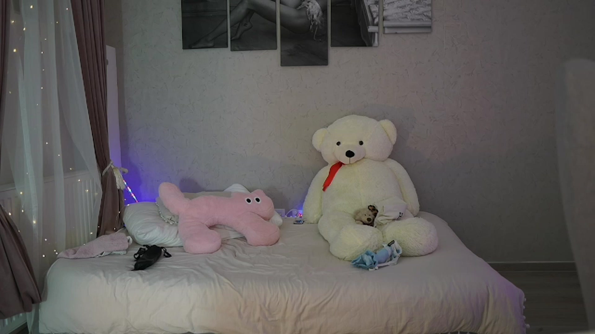 Gallery image thumbnail from RileyReid_18's myfreecams stream on, 11/13/2023, 18:44 image 19 of 20