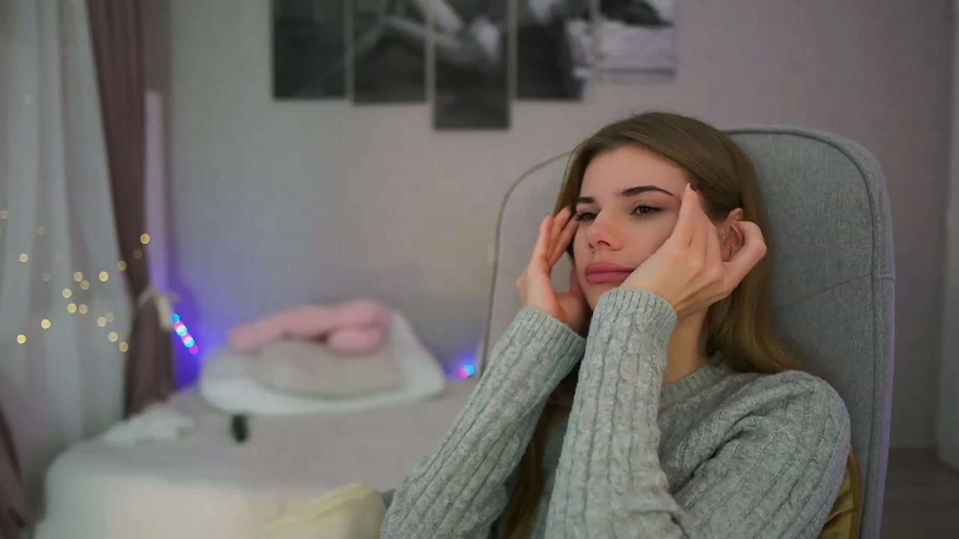 Gallery image thumbnail from RileyReid_18's myfreecams stream on, 11/17/2023, 19:02 image 1 of 20