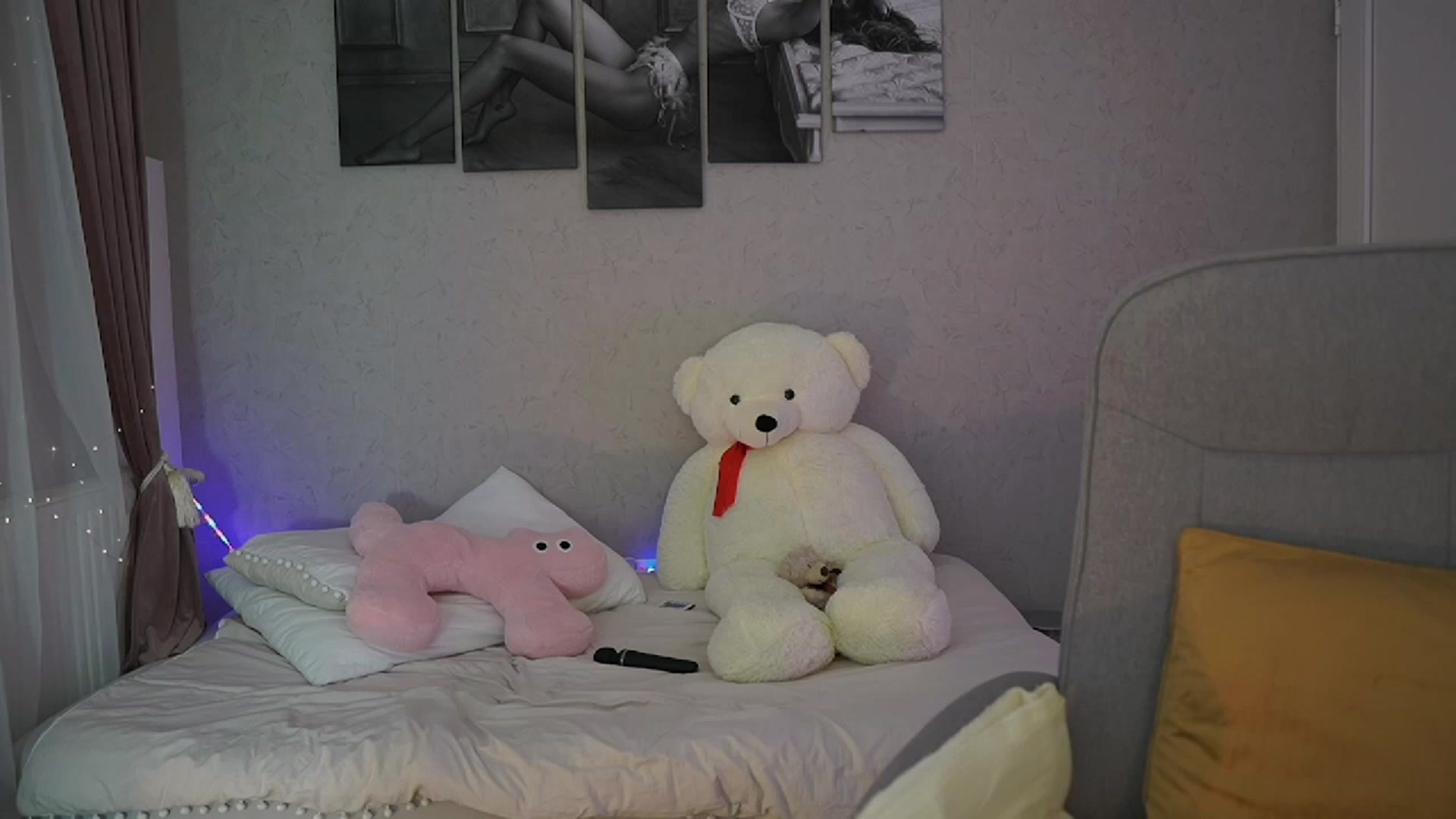 Gallery image thumbnail from RileyReid_18's myfreecams stream on, 11/24/2023, 19:55 image 20 of 20