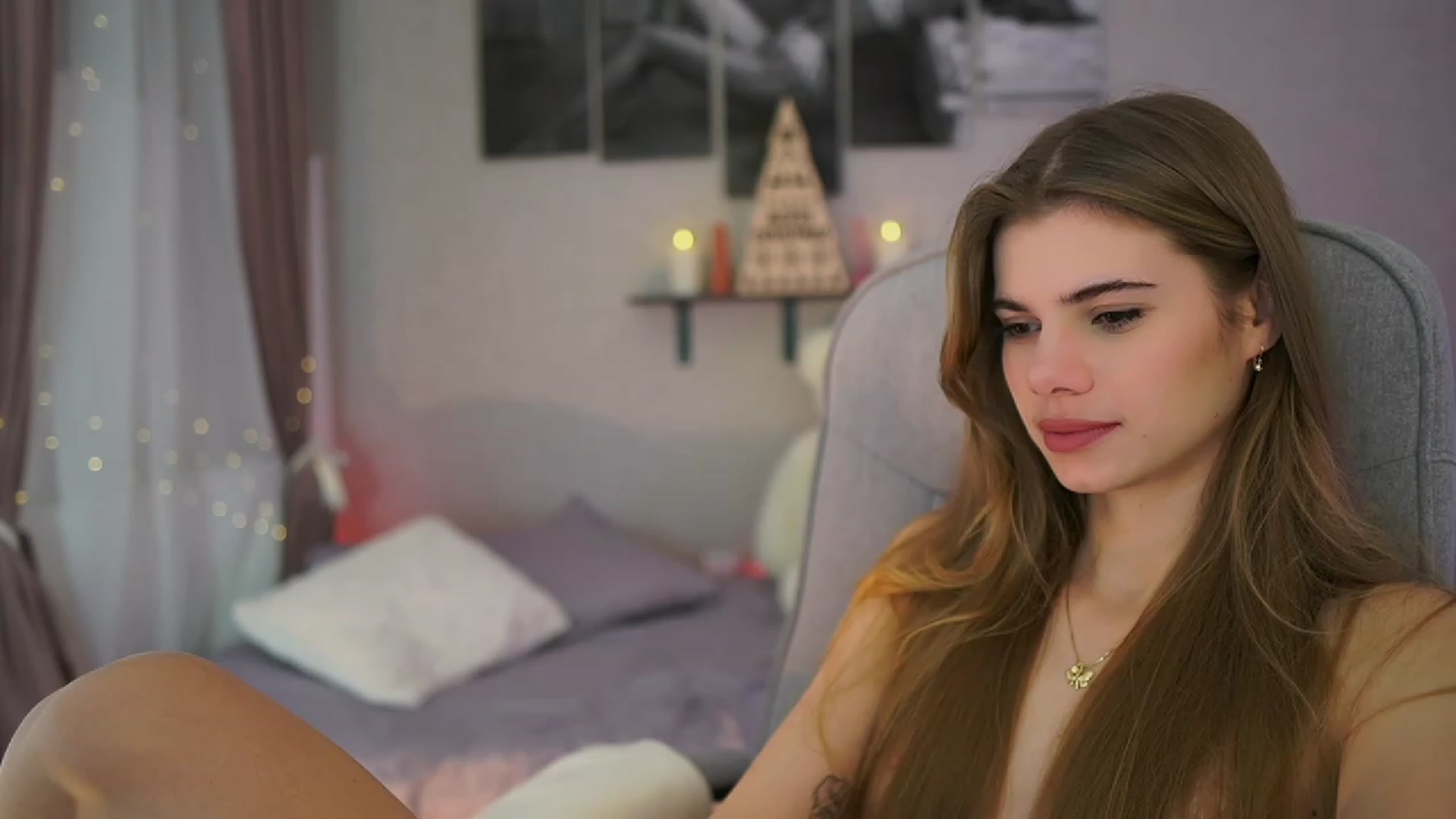 Gallery image thumbnail from RileyReid_18's myfreecams stream on, 11/30/2023, 17:11 image 12 of 20