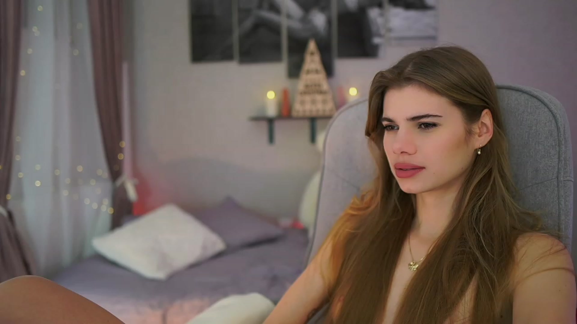 Gallery image thumbnail from RileyReid_18's myfreecams stream on, 11/30/2023, 17:11 image 13 of 20
