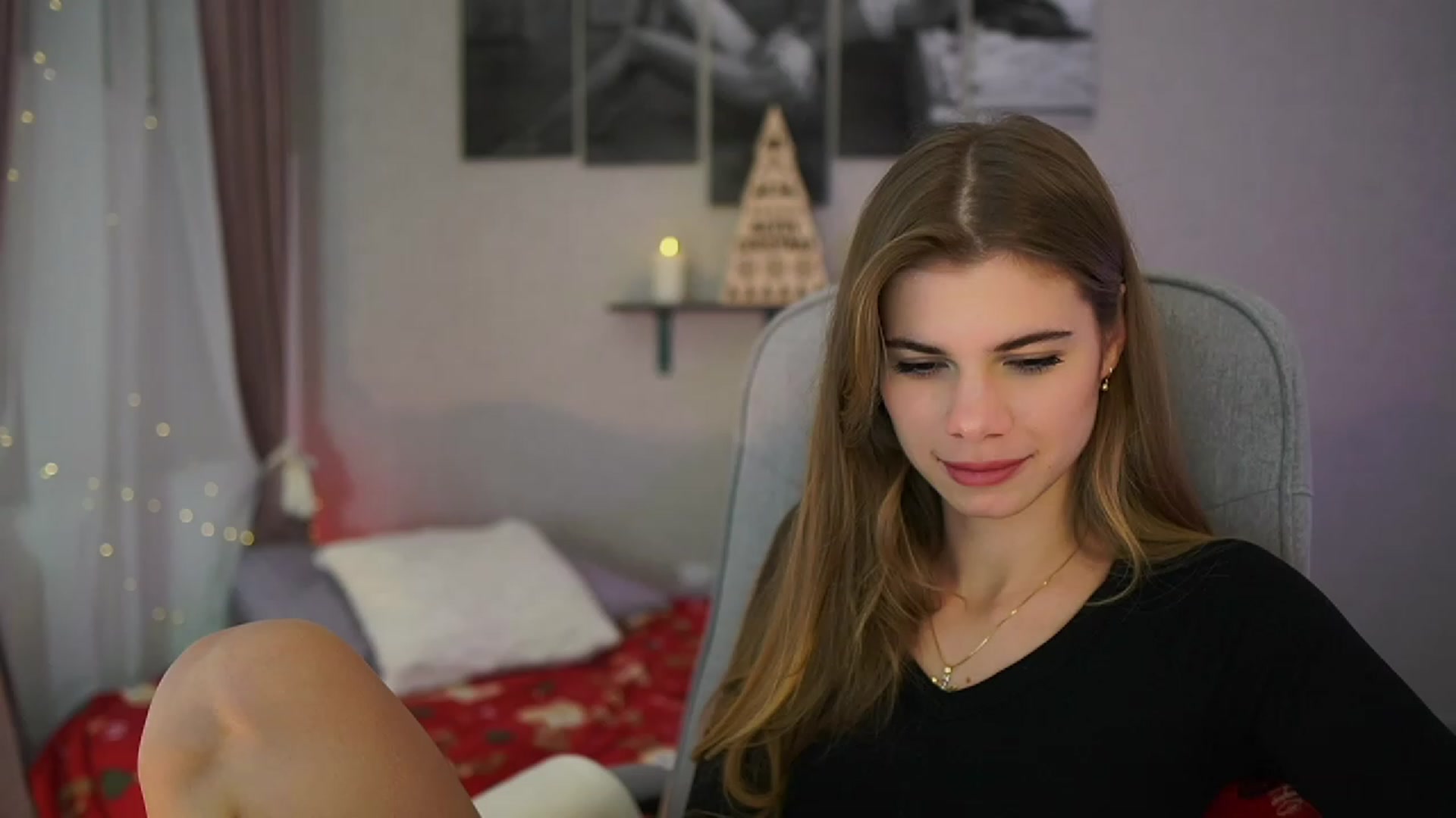 Gallery image thumbnail from RileyReid_18's myfreecams stream on, 12/01/2023, 15:55 image 1 of 20