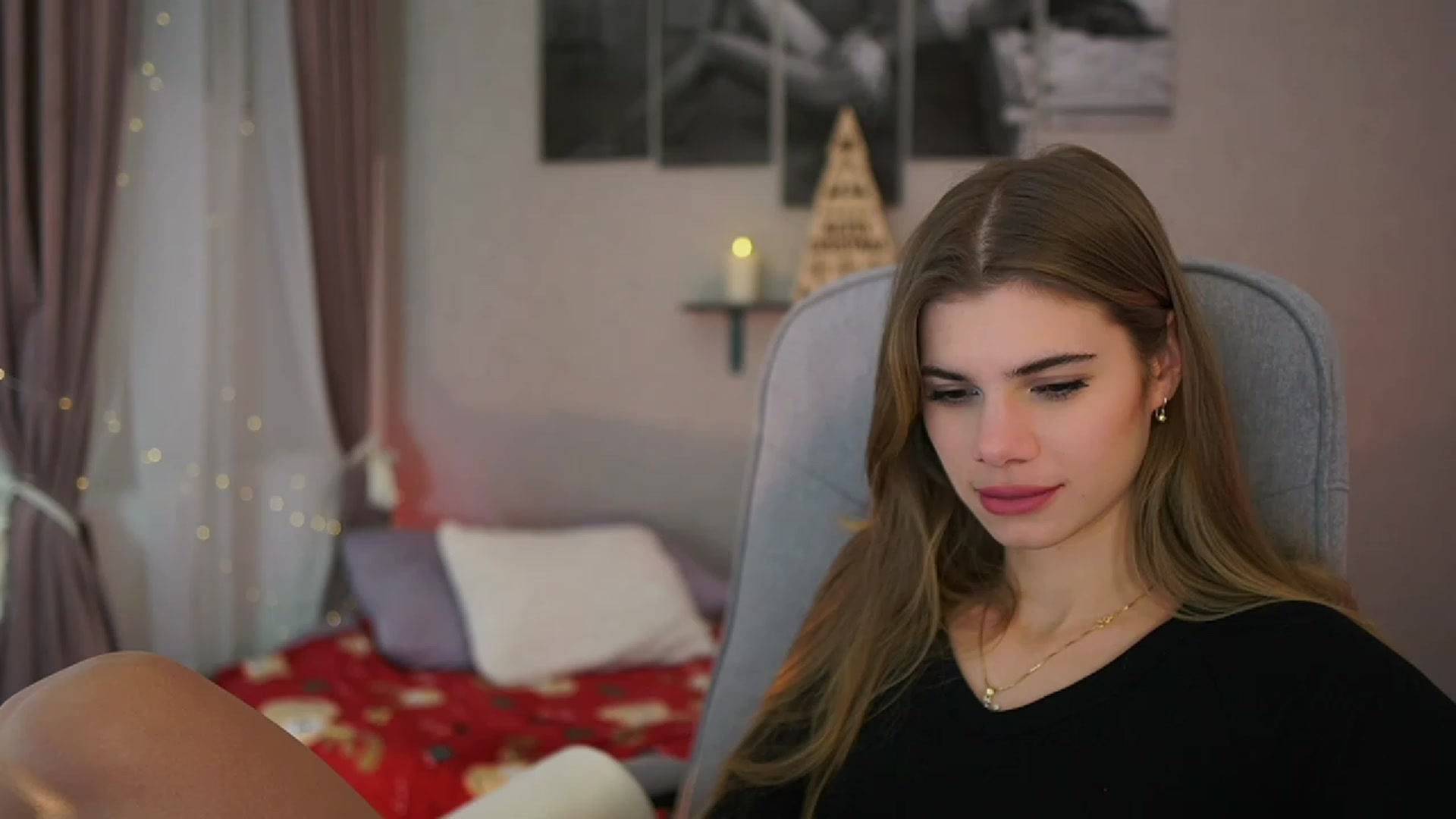 Gallery image thumbnail from RileyReid_18's myfreecams stream on, 12/01/2023, 16:52 image 17 of 20