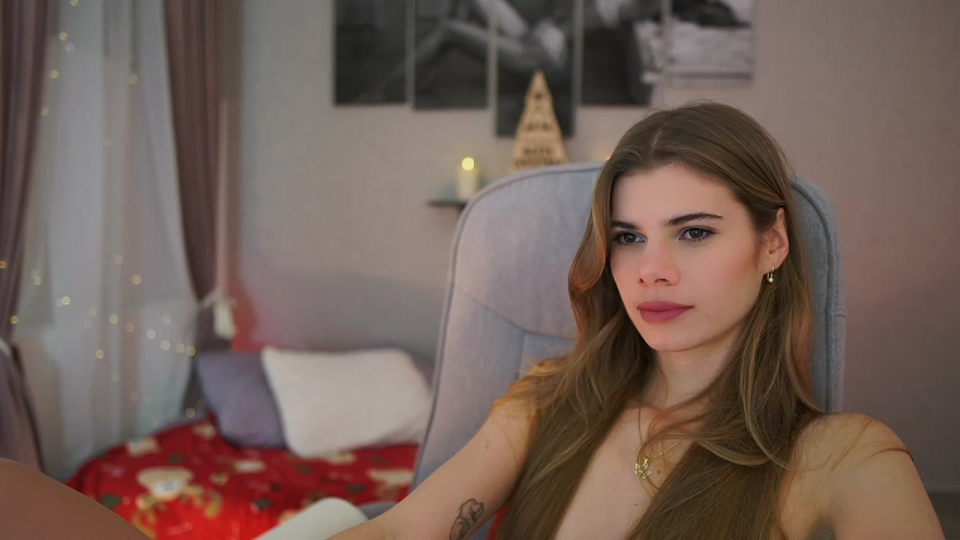 Gallery image thumbnail from RileyReid_18's myfreecams stream on, 12/01/2023, 17:56 image 16 of 20