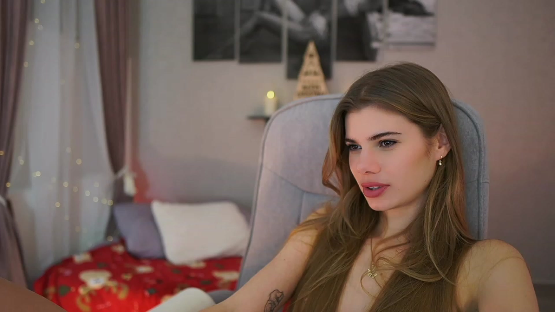Gallery image thumbnail from RileyReid_18's myfreecams stream on, 12/01/2023, 17:56 image 17 of 20