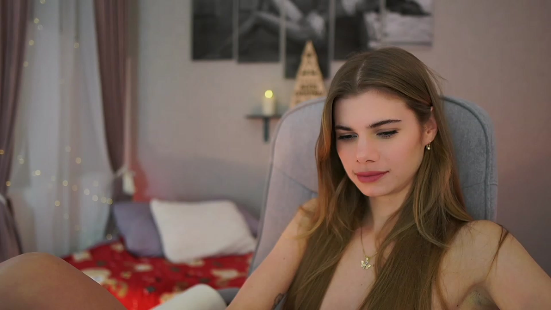 Gallery image thumbnail from RileyReid_18's myfreecams stream on, 12/01/2023, 17:56 image 15 of 20