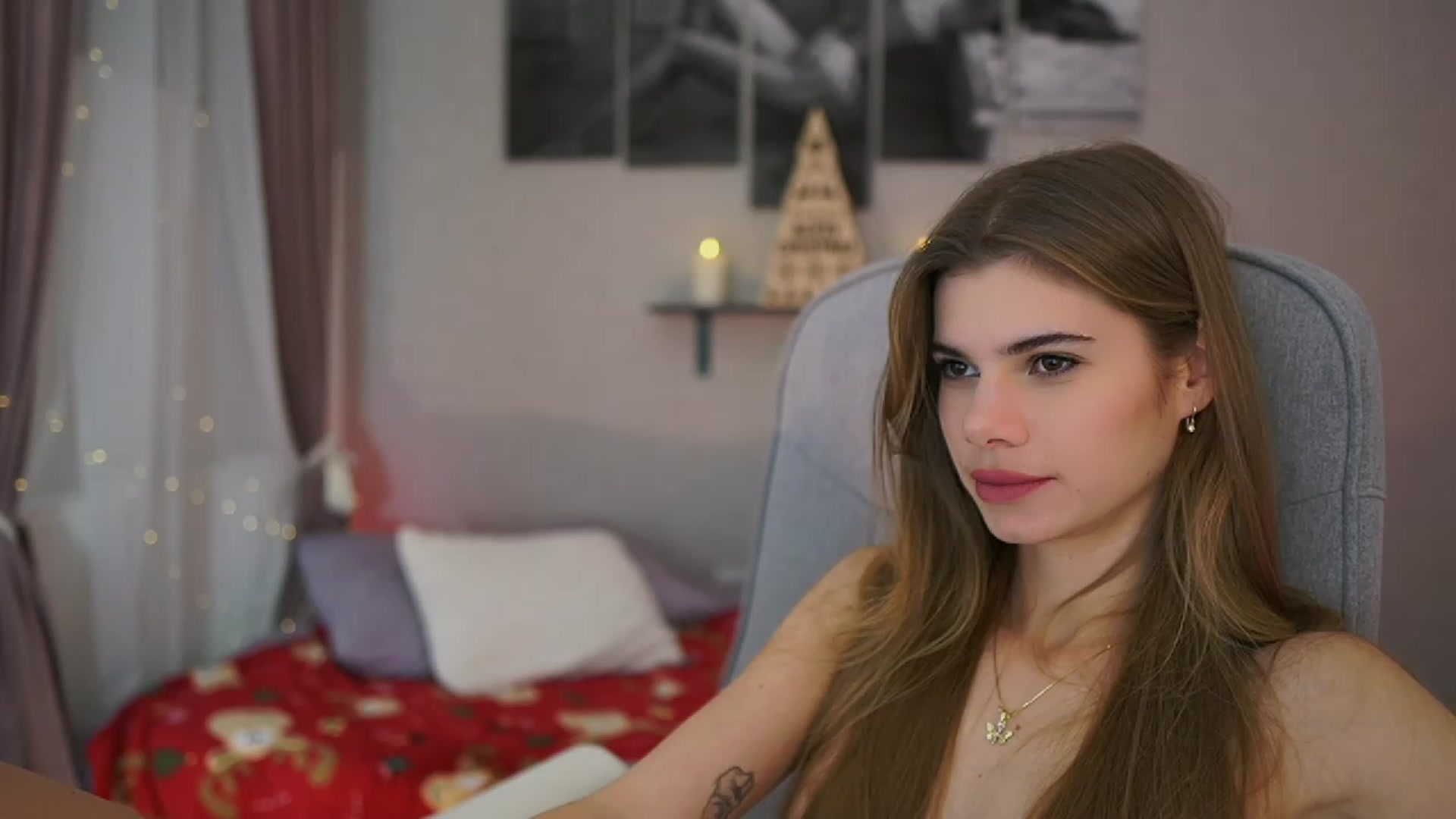 Gallery image thumbnail from RileyReid_18's myfreecams stream on, 12/01/2023, 17:56 image 10 of 20