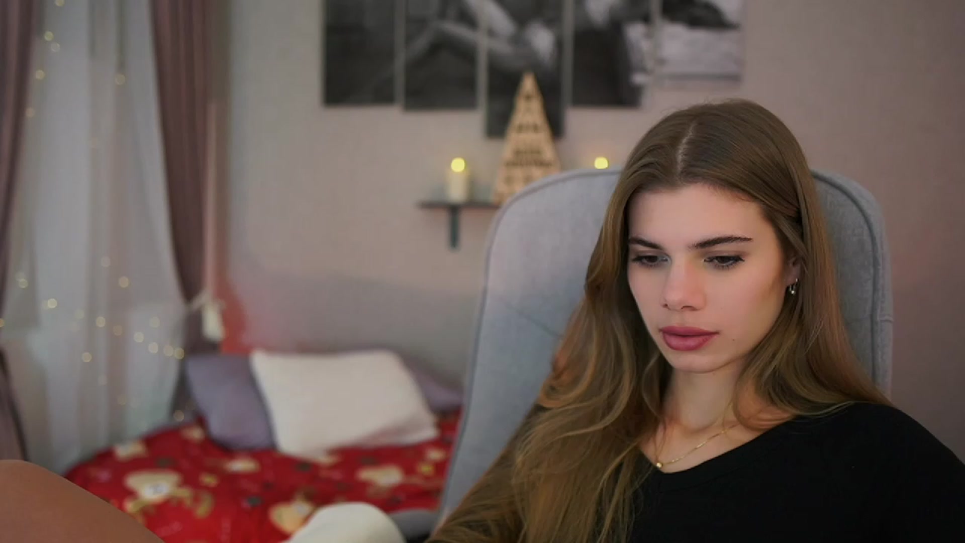 Gallery image thumbnail from RileyReid_18's myfreecams stream on, 12/01/2023, 18:59 image 13 of 20