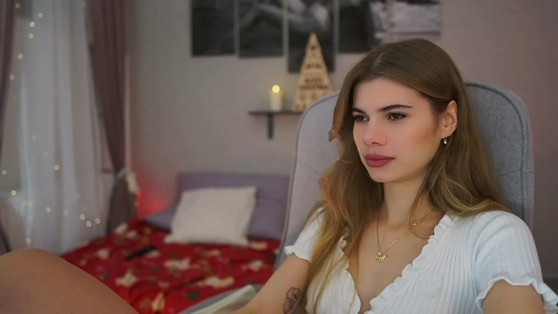 Gallery image thumbnail from RileyReid_18's myfreecams stream on, 12/05/2023, 13:33 image 15 of 20