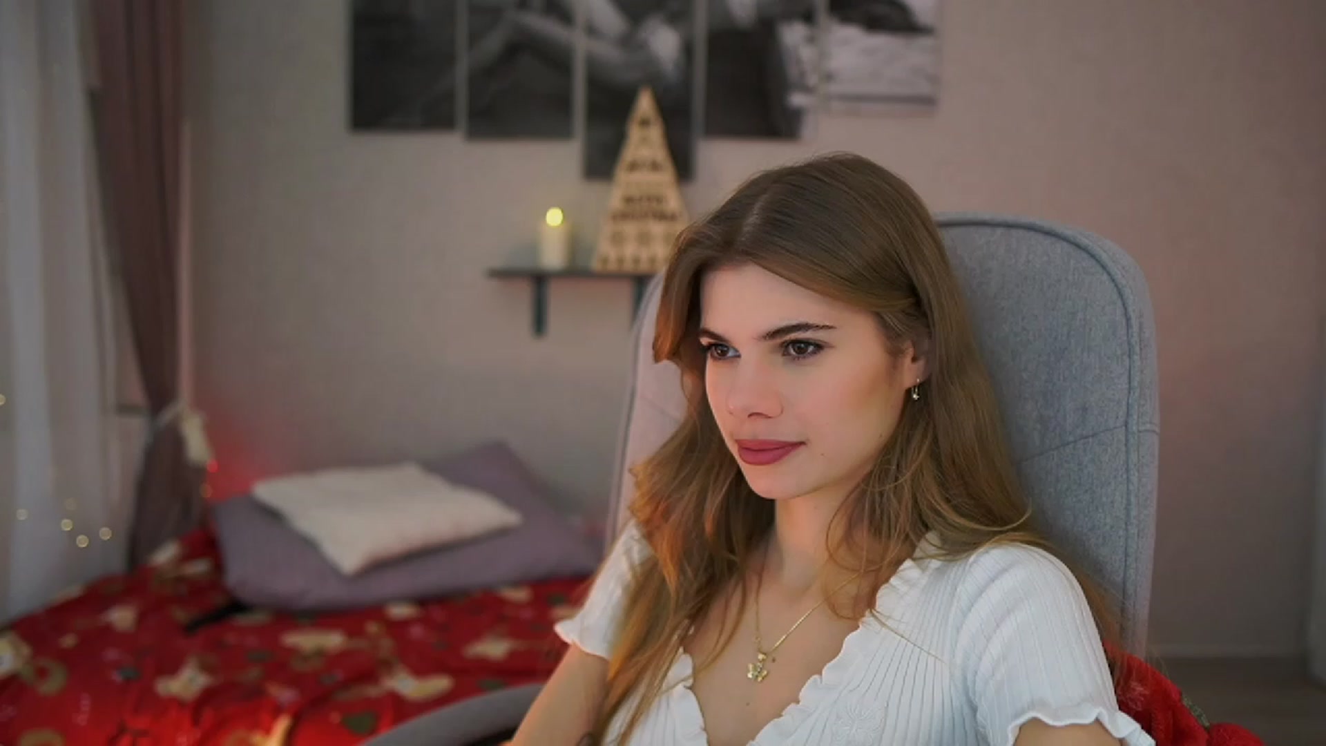 Gallery image thumbnail from RileyReid_18's myfreecams stream on, 12/05/2023, 14:55 image 8 of 20